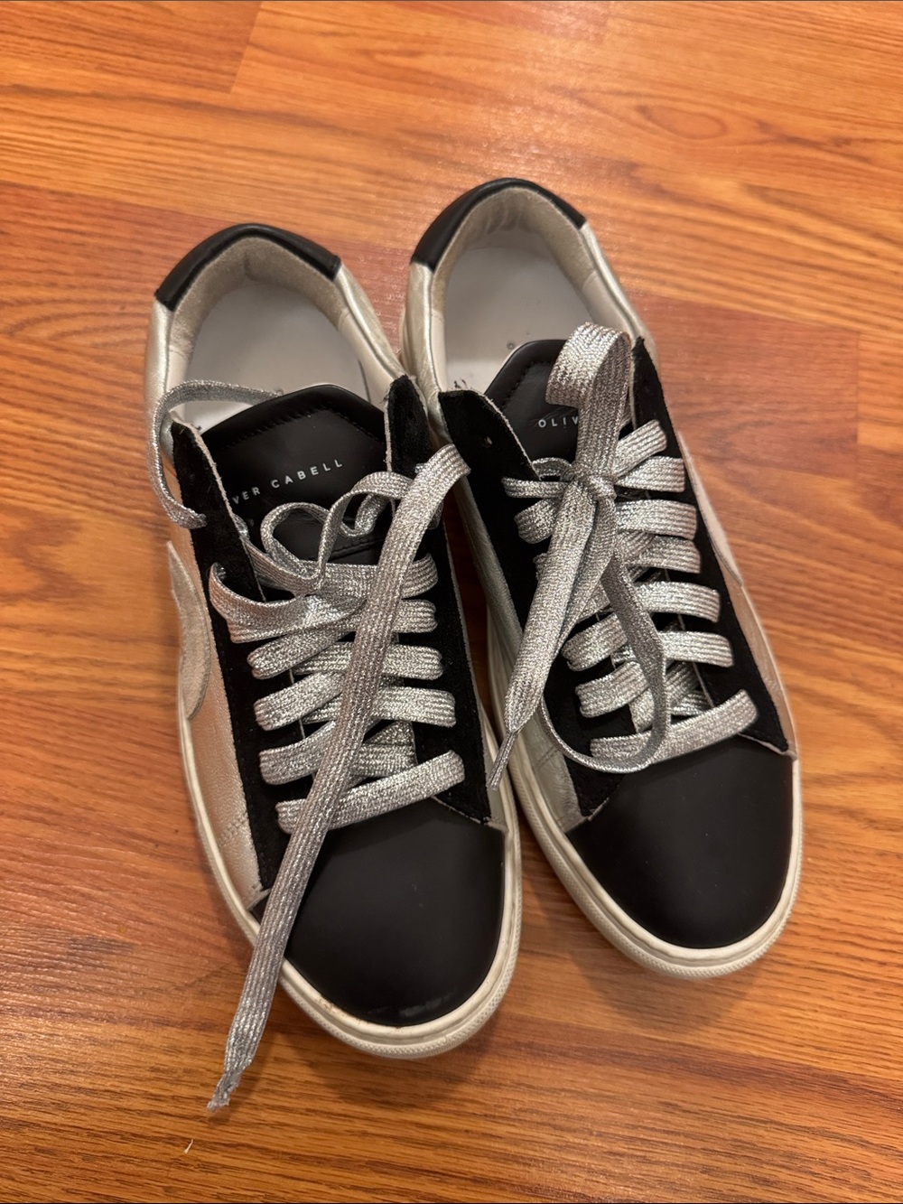 Oliver Cabell Women's Black & Silver Low-Top Sneakers with Metallic Laces